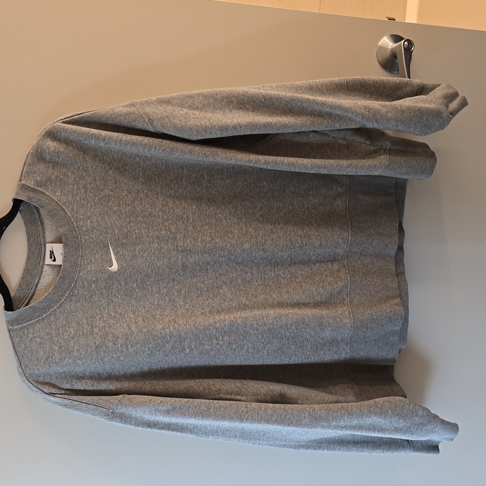 Nike cropped crew neck sweatshirt